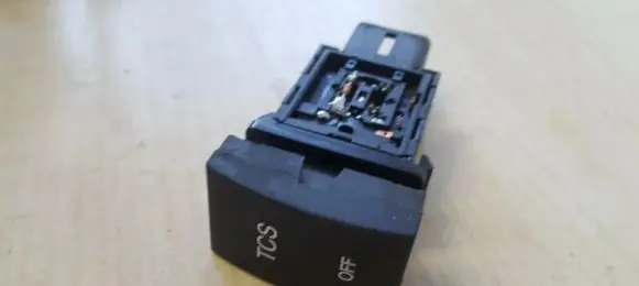 Traction control (ASR) switch