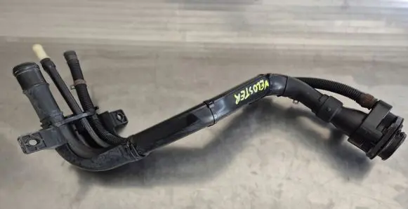 Hyundai Veloster Fuel tank filler neck pipe 