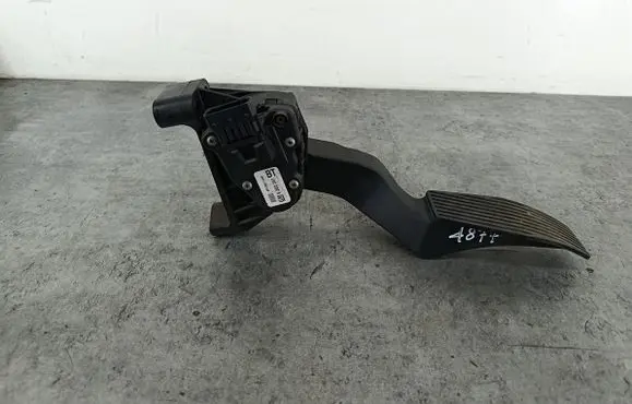 Opel Zafira B Accelerator throttle pedal 