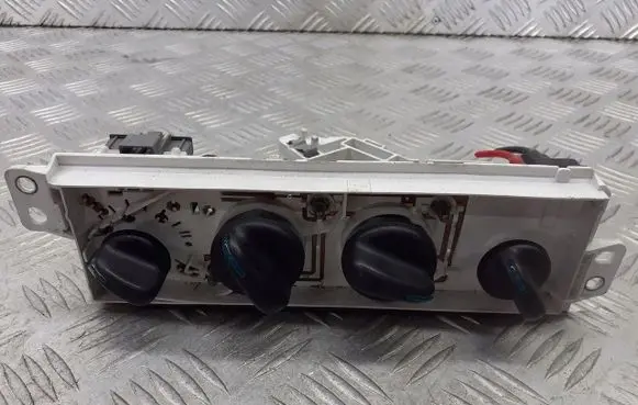Chrysler PT Cruiser Interior fan control switch 04385336AA