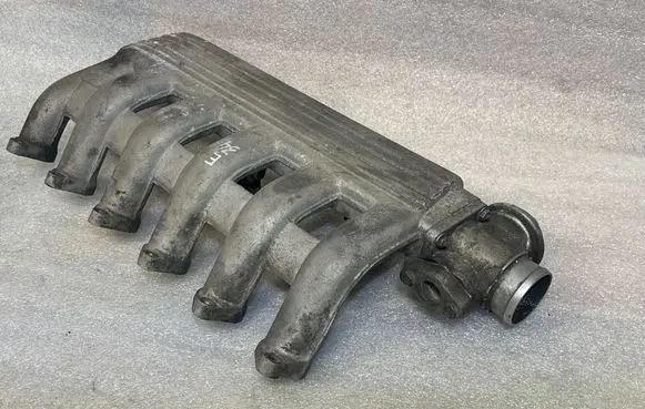 BMW 5 E34 Intake manifold 1563752073 22450279