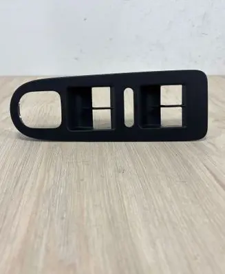Seat Alhambra (Mk2) Front door window switch trim 7N0868247