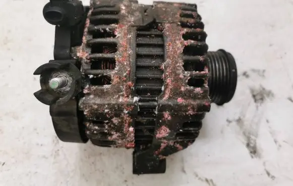 Volvo V50 Generator/alternator 30773111 0121615014