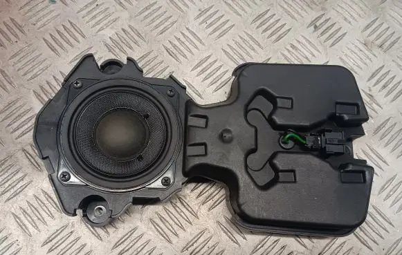 Audi A8 S8 D4 4H Subwoofer speaker 4H4035307