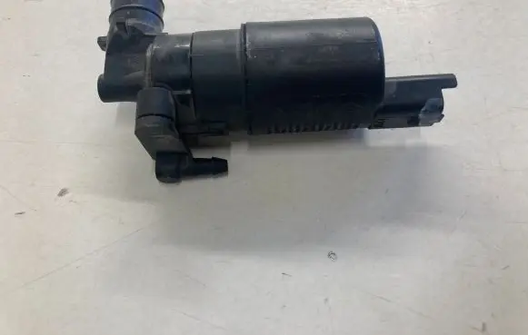 Peugeot 107 Windscreen/windshield washer pump 8200031805