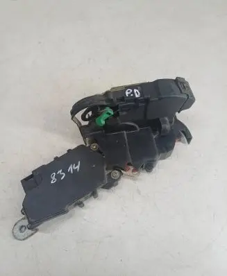 Subaru Legacy Front door lock