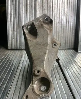 BMW 3 E92 E93 Engine mounting bracket 6781916 13807410 169072