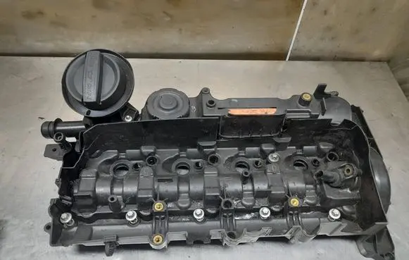 BMW 5 F10 F11 Rocker cam cover 7810584