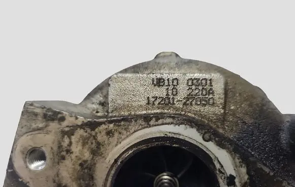 Toyota Corolla Verso E121 Turbo VB100301 10220A 1720127050