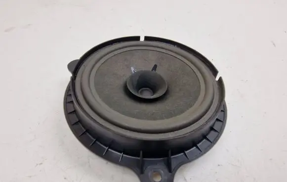 Nissan Qashqai Front door speaker 