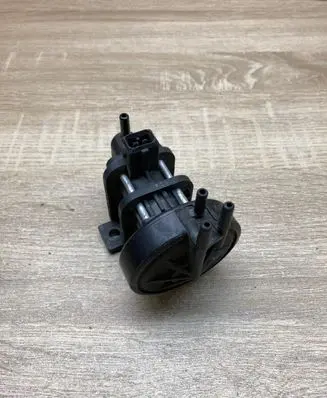 Audi A6 S6 C4 4A Turbo solenoid valve 357906283