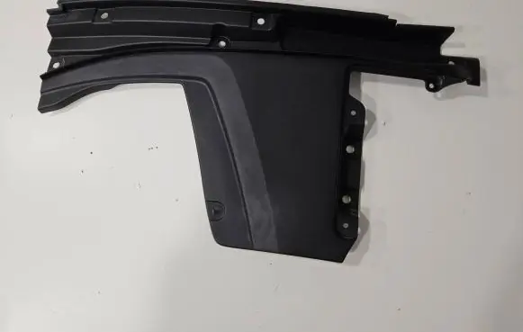 Maserati Levante Other engine bay part 670065823 06700658230