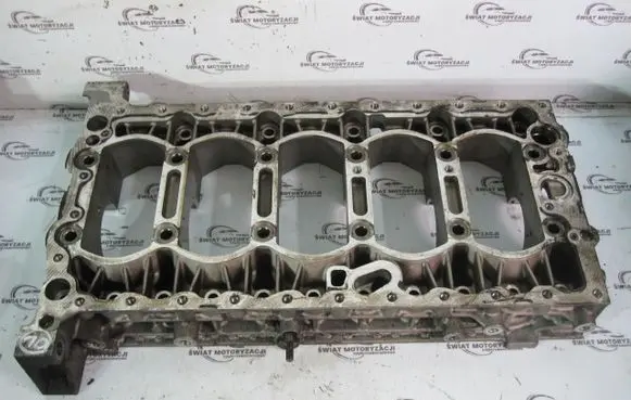 Volvo XC70 Engine block 