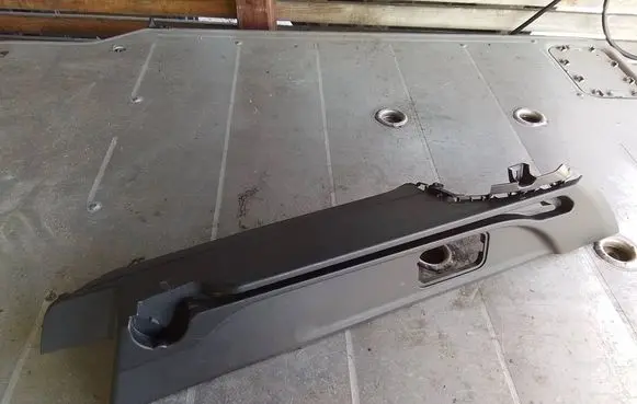 Peugeot 308 Parcel shelf load cover mount bracket 9800073277