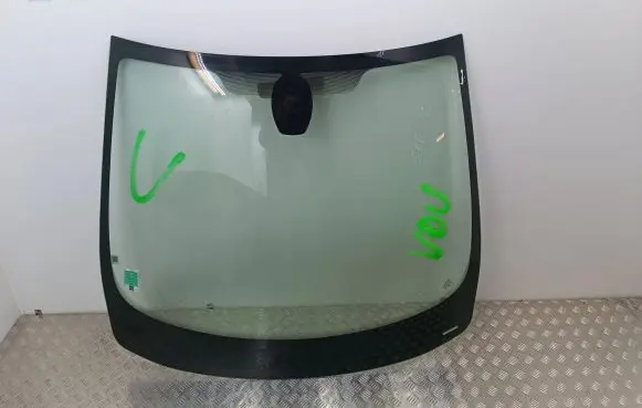 Renault Zoe Front windscreen/windshield window 