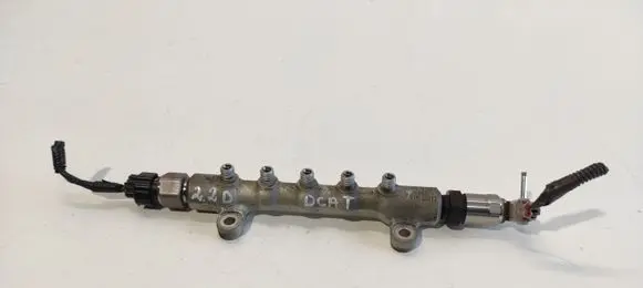 Toyota Avensis T250 Fuel main line pipe 01H05012