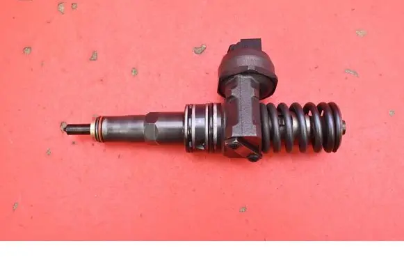 Volkswagen Golf IV Fuel injector 038130073AG