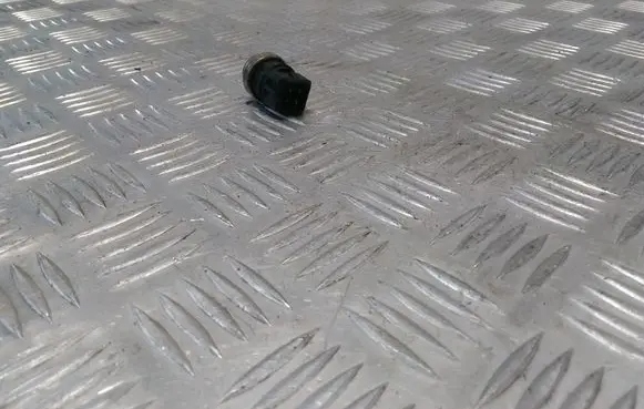 Renault Megane II Coolant temperature sensor 7700105087