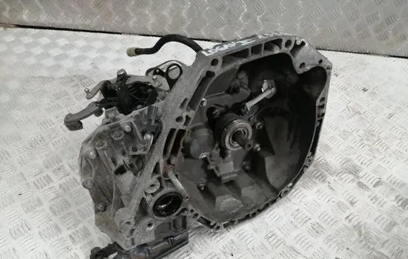 Dacia Logan II Manual 5 speed gearbox JR5080 320104677R A000547