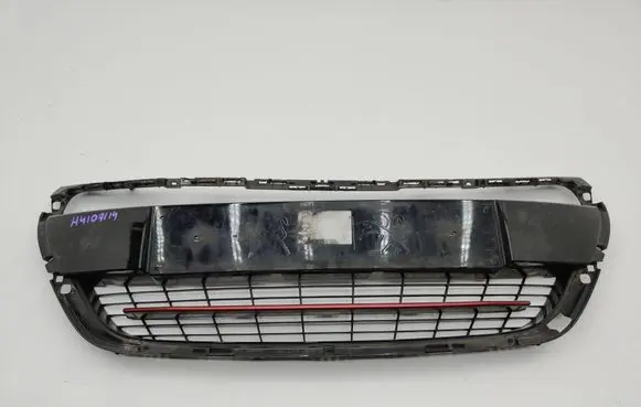 Peugeot 208 I Front bumper upper radiator grill 9810921477