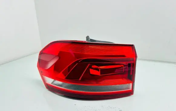 Volkswagen Touran III Rear/tail lights 5TA945095A L90084783