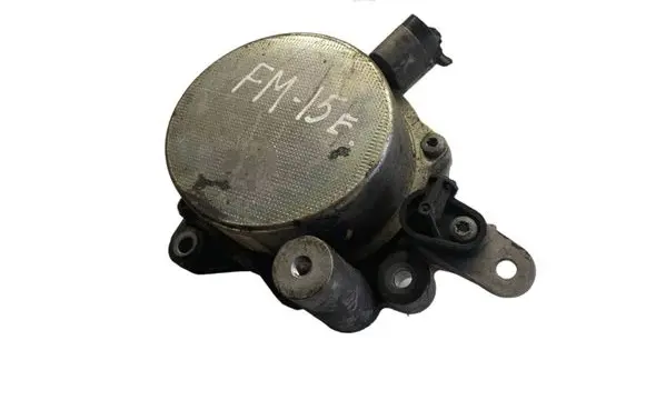 Ford Mondeo MK IV Vacuum pump 9673836180