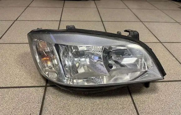 Opel Zafira A Headlight/headlamp 89100055