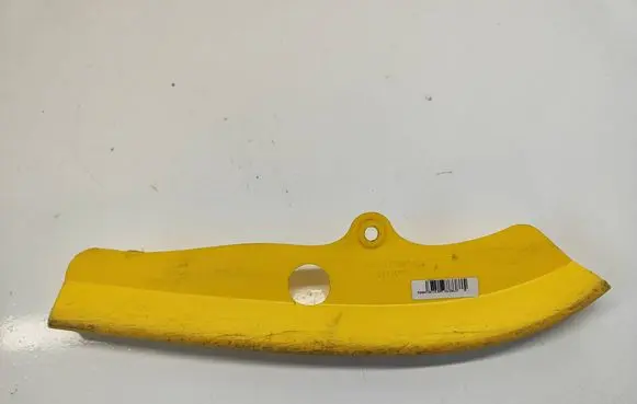 Dodge Challenger Front bumper splitter molding 68327082AA