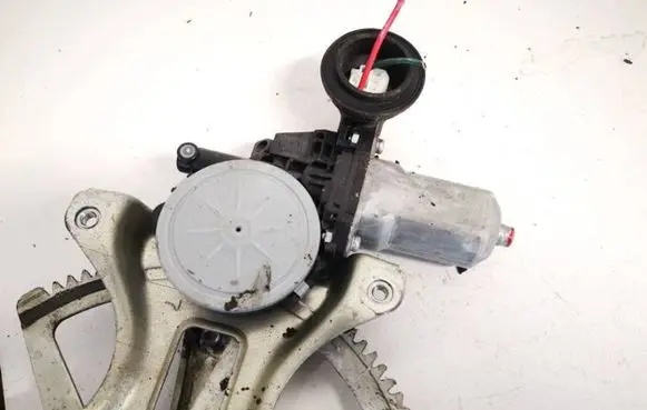 Toyota Urban Cruiser (XP110) Front door window regulator motor 8571035180 85710-35180