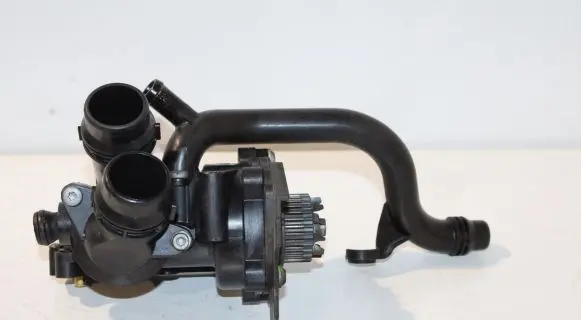 Audi A4 S4 B8 8K Water pump 06J121026P