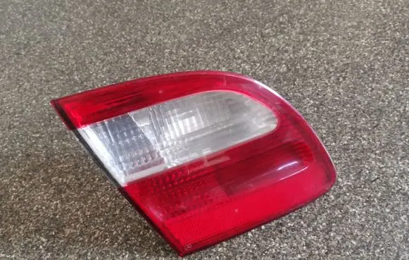 Mercedes-Benz E W211 Tailgate rear/tail lights A2118201364