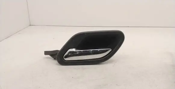 BMW 5 E39 Front door interior handle 8226049