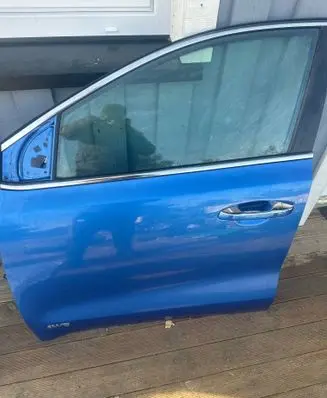 KIA Sportage Front door