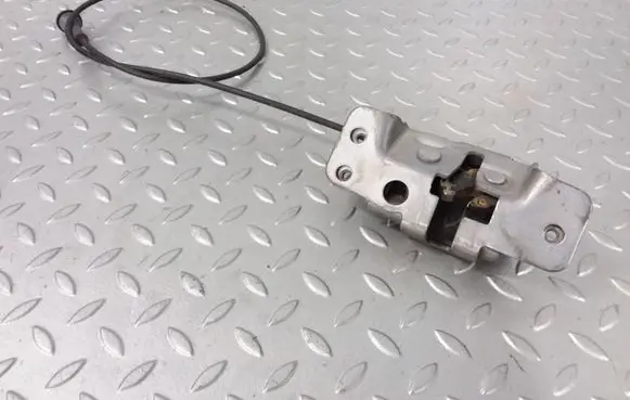Chrysler Voyager Sliding door lock 
