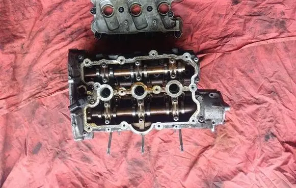 Audi Q7 4L Engine head 06E103403M