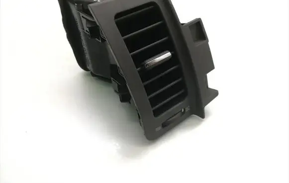 Nissan X-Trail T31 Dash center air vent grill 68751-JG00A