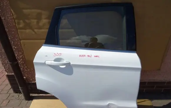 Ford Kuga II Rear door