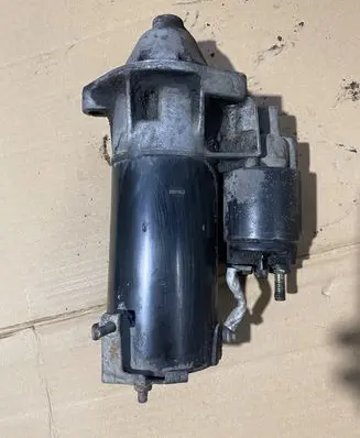 Audi A4 S4 B5 8D Starter motor 068911024E
