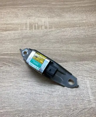 Toyota Prius (XW20) Airbag deployment crash/impact sensor 8983447020 1879000922