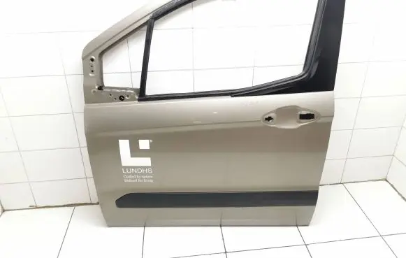 Ford Transit Courier Front door