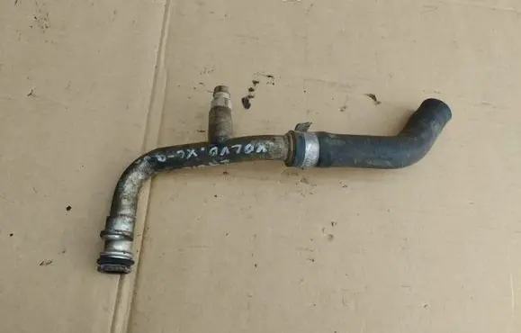 Volvo XC90 Engine coolant pipe/hose 31104688
