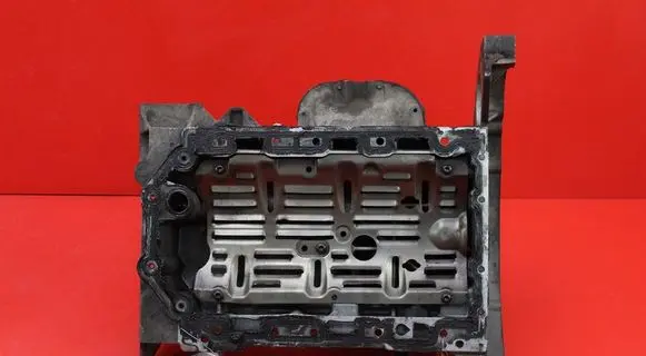 Land Rover Discovery 3 - LR3 Oil sump 4H2Q-6675-DA