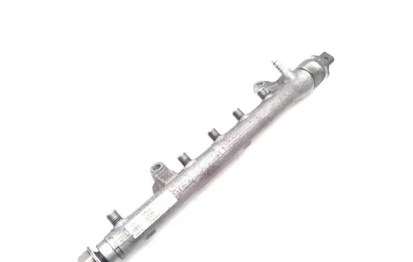 Skoda Octavia Mk2 (1Z) Fuel main line pipe 03L130089B 03L906051