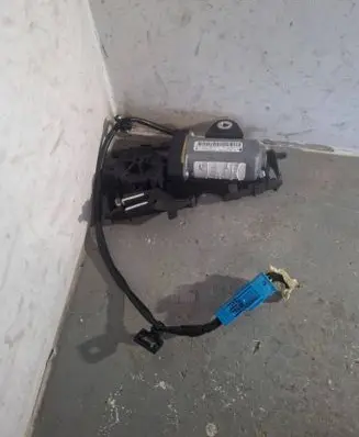 Mercedes-Benz C W205 Seat belt adjustment motor A2058600182