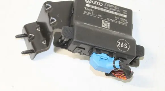 Volkswagen PASSAT CC Gateway control module 3C0907530H