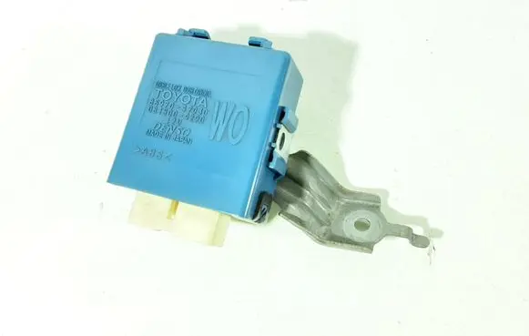 Toyota Prius+ (ZVW40) Door central lock control unit/module 8597047030 0515004290