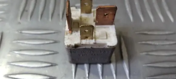 Skoda Fabia Mk1 (6Y) Other relay 4RA00351058 4RA003510-58