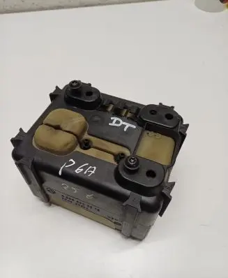 Mercedes-Benz E C207 W207 Central locking vacuum pump 0132006410