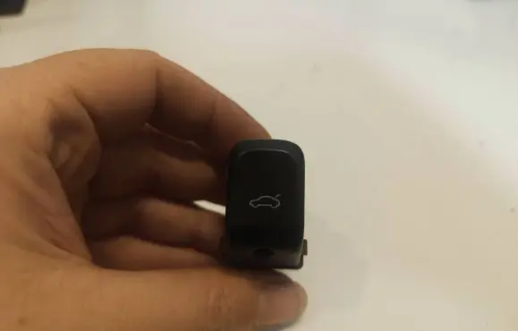 Audi A4 S4 B8 8K Tailgate opening switch 8K0959831A