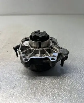 Opel Zafira B Vacuum pump 55205444